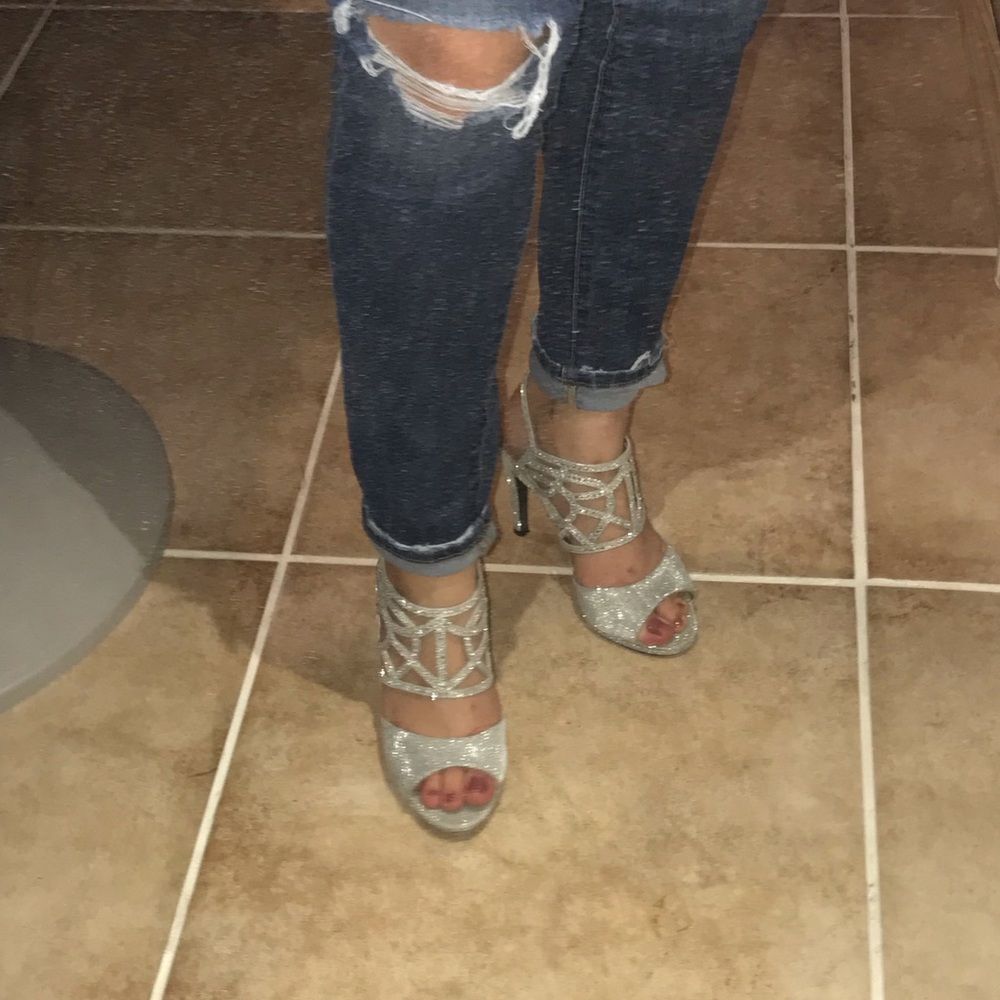Heels - Picture 4 of 6